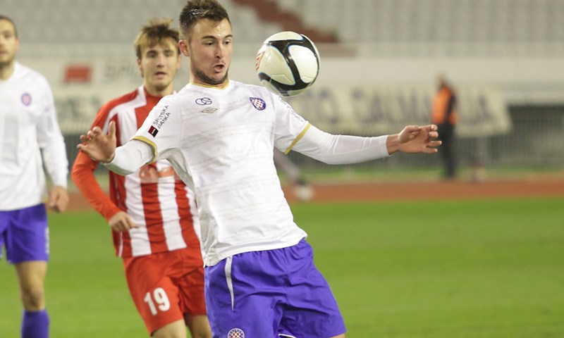 Hajduk bez pobjede, Dinamu dva crvena kartona