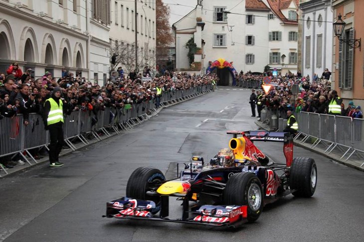 Vettel svjestan pritiska, Alonsu "nemoguće" ponoviti sezonu, Perez želi - naslov