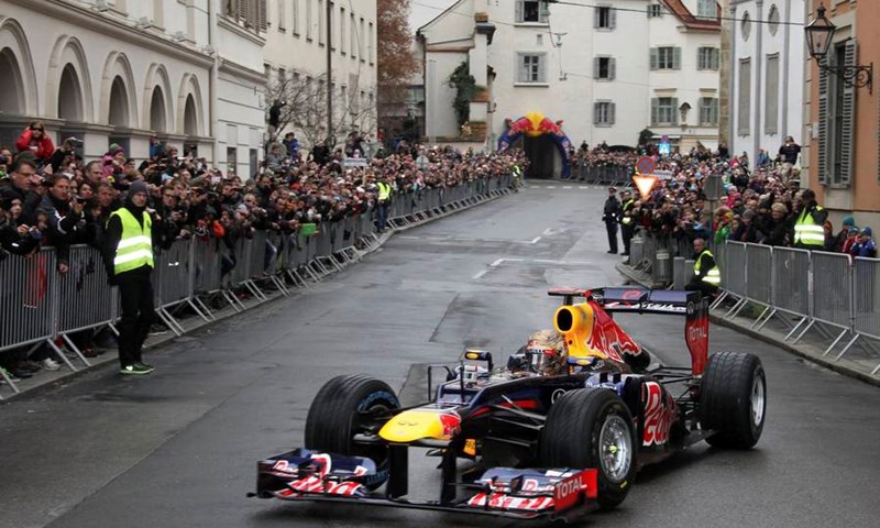 Vettel svjestan pritiska, Alonsu "nemoguće" ponoviti sezonu, Perez želi - naslov