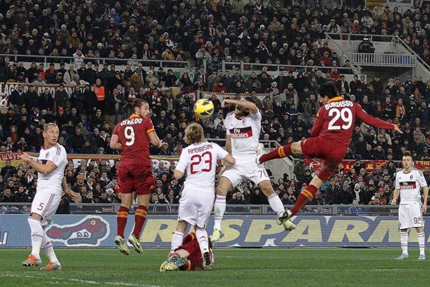 Video: Još jedna golijada u režiji Rome: Milan poražen na Olimpicu s 4:2