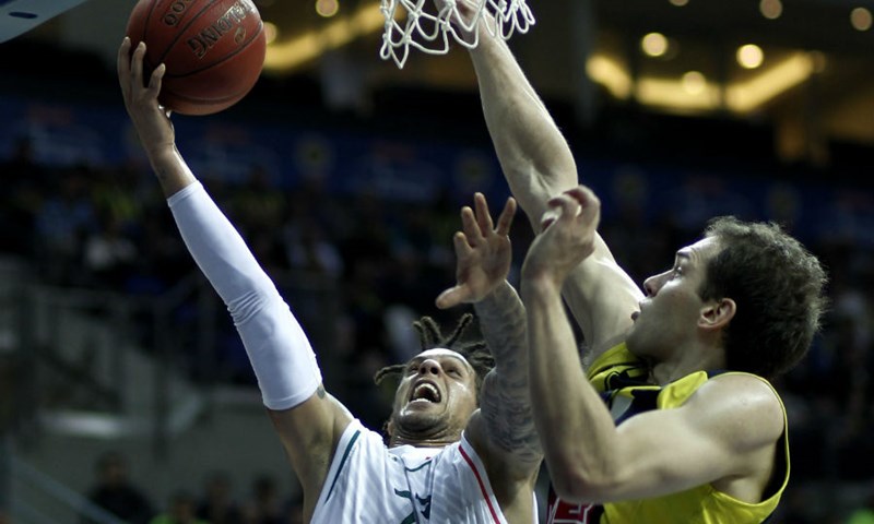 Fenerbahče Ülker prejak za Efes, Bogdanović ponovno raspoložen