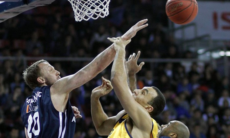 Alba i dalje bez pobjede, Anadolu Efes očekivano prejak