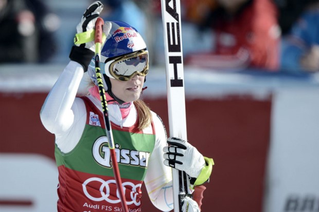 Tjedan dana nakon povratka utrkama Lindsey Vonn osvojila spust u Cortini d'Ampezzo