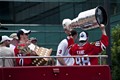 Video: Patrick Kane srušio Red Wingse u Joe Louis Areni za 22. utakmicu Hawksa bez poraza