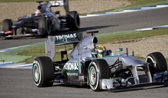 Video: Hamilton završio u zaštitnoj ogradi, ostali bolidi pokazali zavidnu pouzdanost