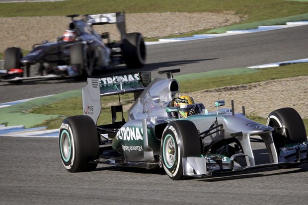 Video: Hamilton završio u zaštitnoj ogradi, ostali bolidi pokazali zavidnu pouzdanost