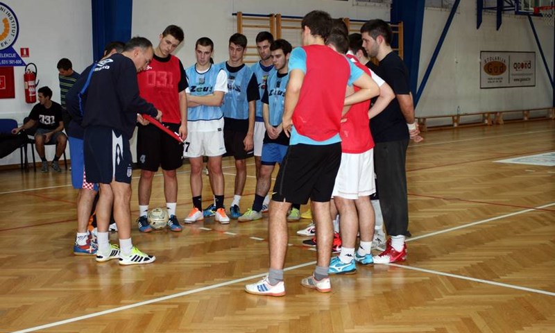 Promocija futsala i podrška Nori: Mićo Martić i Matija Đulvat odradili trening s igračima Osijeka 031