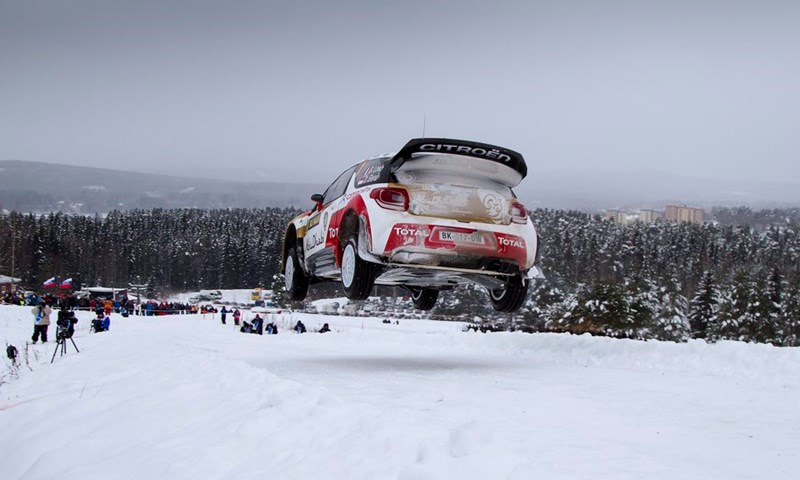Video: Ogier žestoko krenuo po prvu pobjedu za VW, Hirvonen prevrnuo svoj Citroen