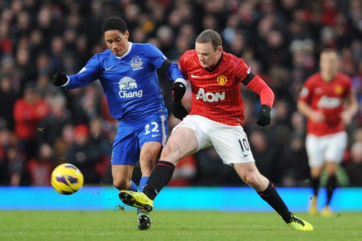 Rutinskom izvedbom United svladao Everton i napravio velik korak prema osvajanju naslova