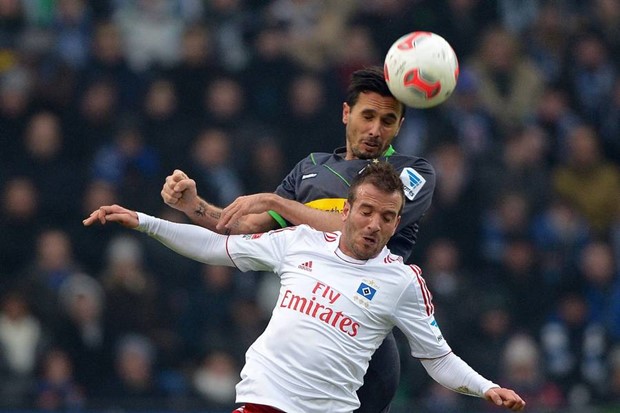 Video: Van der Vaart dalekometnom bombom usrećio HSV, Bastos spašavao Schalke