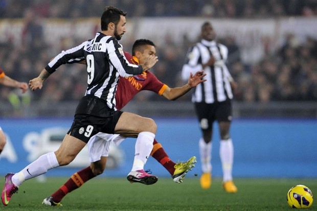 Video: Tottijev projektil srušio Juventus u Rimu, otvorena vrata za Napolijevo približavanje Torinezima