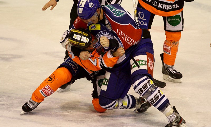 Branič s 408 NHL utakmica postao Medvjed