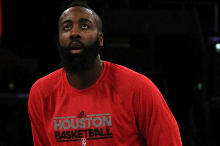 Video: Jamesu Hardenu utakmica kazne zbog udarca u LeBronovo međunožje