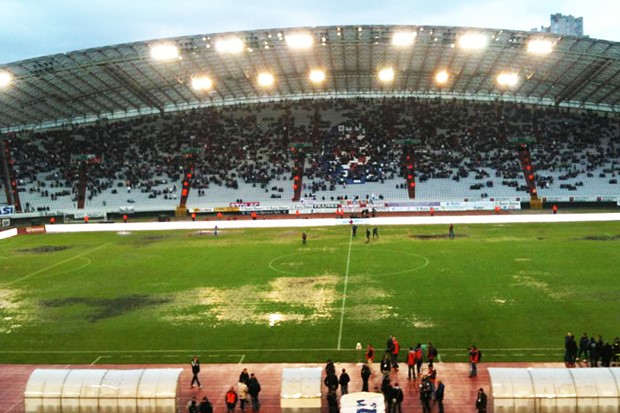 Zbog potopljenog travnjaka službeno odgođen derbi na Poljudu, nova utakmica u srijedu