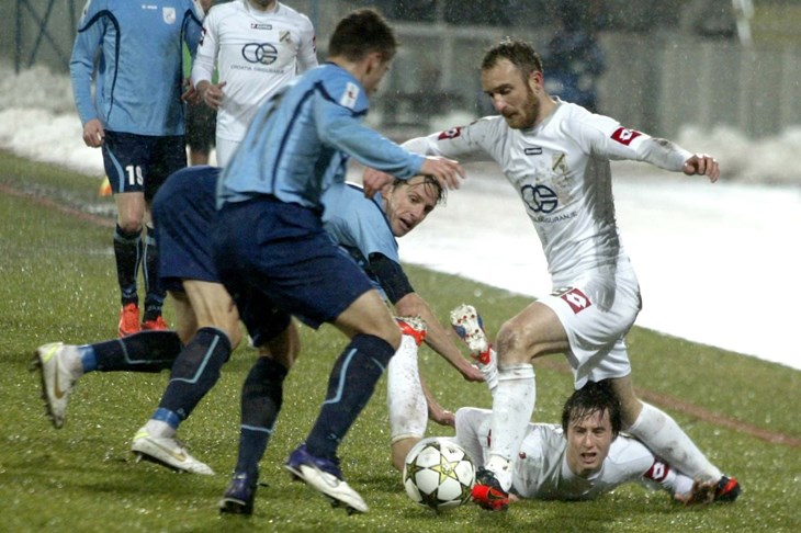 Po teškom terenu u Vinkovcima Rijeka traži prvu gostujuću pobjedu nad Cibalijom nakon sedam godina