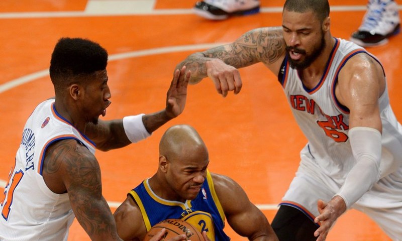 Video: Nezaustavljivi Stephen Curry Knicksima utrpao 54 poena i izgubio, Sunsi šokirali Spurse