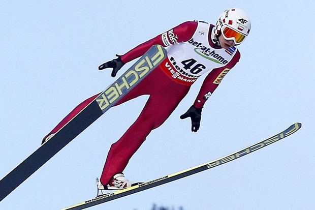 Video: Stoch slavio na velikoj skakaonici u Val di Fiemmeu, Prevc bronci dodao srebro