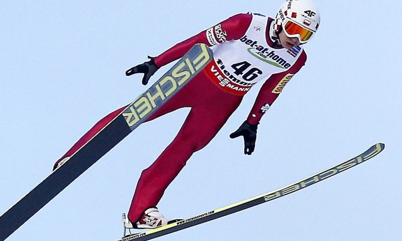 Video: Stoch slavio na velikoj skakaonici u Val di Fiemmeu, Prevc bronci dodao srebro