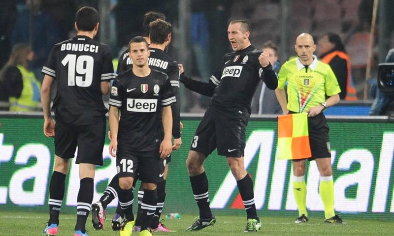 Video: Juventus remijem kod Napolija zadržao šest bodova prednosti na vrhu Italije