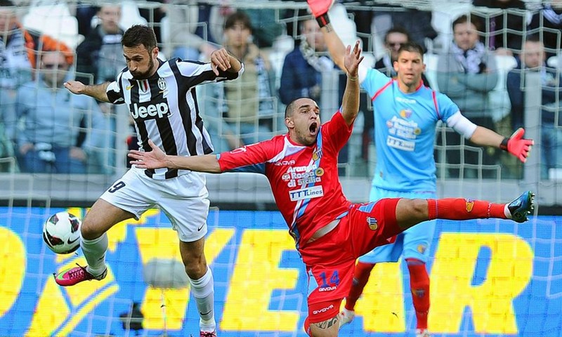 Video: Napoli poražen u Veroni, Juventus kasnim pogotkom Giaccherinija pobjegao na plus devet