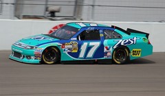 Video: Matt Kenseth pobjedom u Las Vegasu proslavio svoj 41. rođendan