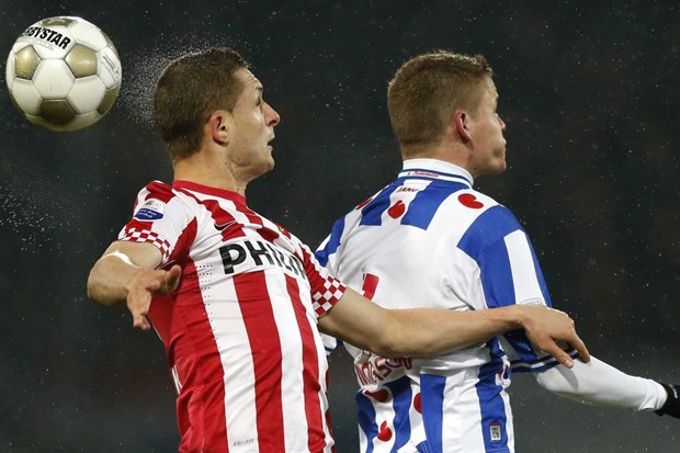 Video: Van Bastenov Heerenveen svladao PSV i učinio borbu za naslov još zanimljivijom