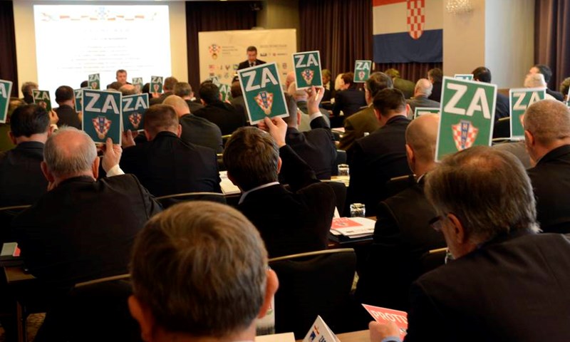 Umjesto suspenzija klubovima šest mjeseci negativni bodovi