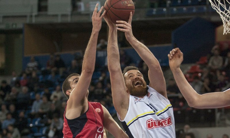 Maccabi i Caja Laboral dostigli Himki, Olympiakos slavio u Sieni