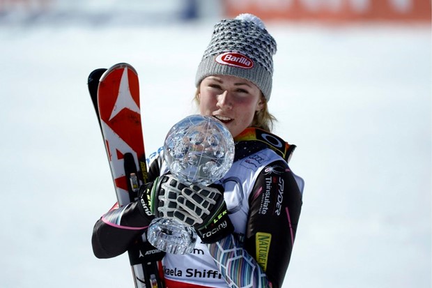Mikaela Shiffrin u izravnom dvoboju nadmašila Tinu Maze i uzela slalomski kristalni globus