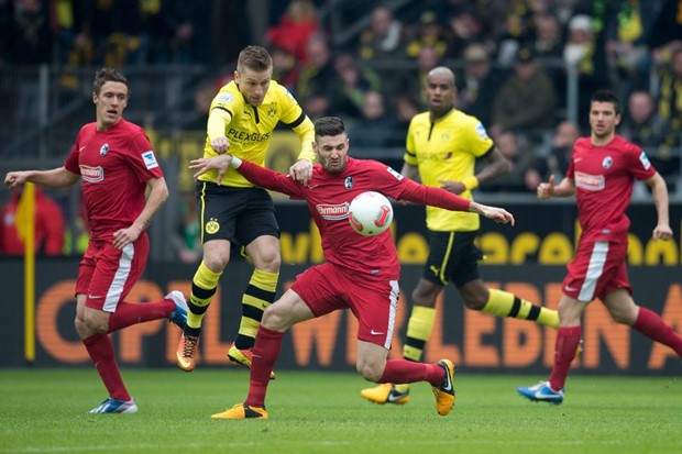 Video: Freiburg poveo u Dortmundu pa dobio "peticu", Schalke promašivao i nastradao u Nürnbergu