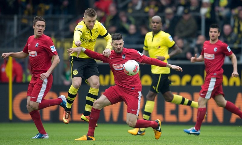 Video: Freiburg poveo u Dortmundu pa dobio "peticu", Schalke promašivao i nastradao u Nürnbergu