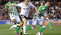 Video: Valencia deklasirala Betis na Mestalli uz veliku pomoć samih Andalužana