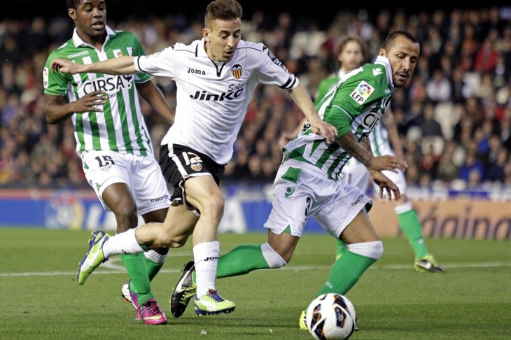 Video: Valencia deklasirala Betis na Mestalli uz veliku pomoć samih Andalužana