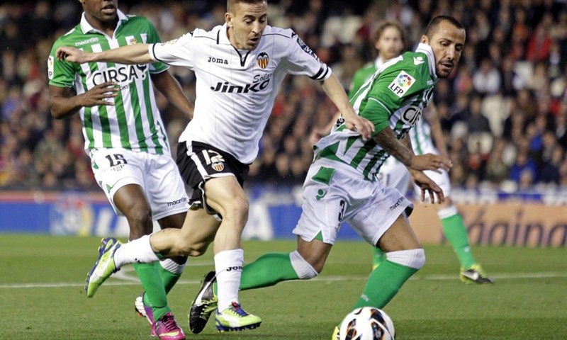 Video: Valencia deklasirala Betis na Mestalli uz veliku pomoć samih Andalužana