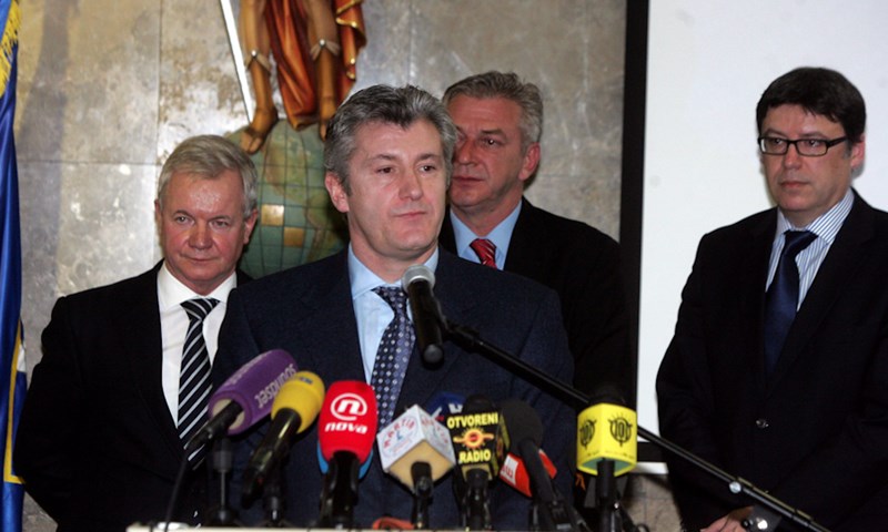 Održan sastanak Vlade, HNS-a i Uefe o huliganizmu, Šuker najavio kandidaturu jednog grada za EP 2020.