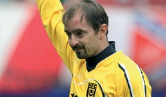 Darko Horvat vješa kopačke o klin