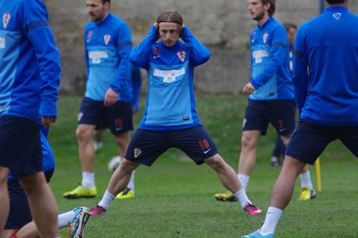 Modrić pošteđen težeg treninga, Vukušić propušta Parmu zbog viroze