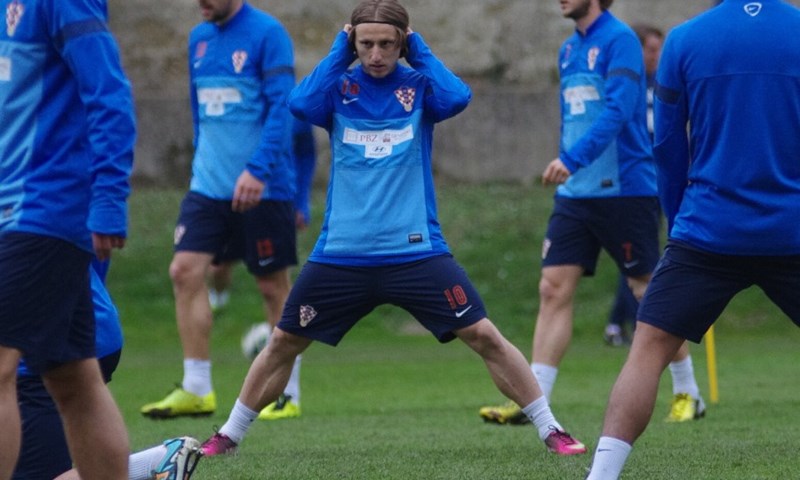 Modrić pošteđen težeg treninga, Vukušić propušta Parmu zbog viroze