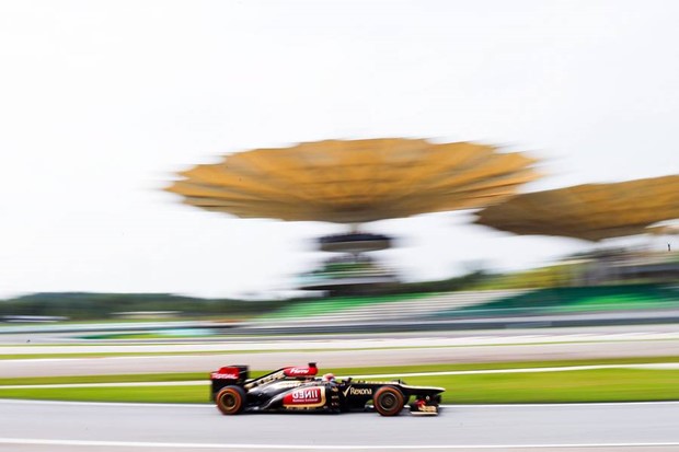 Webberu i Räikkönenu pripali slobodni treninzi, vozači u Maleziji "isprobali" i kišu