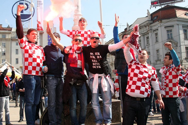 Foto: Navijačke snage iz svih krajeva Hrvatske pristižu u Zagreb, sve spremno za spektakl