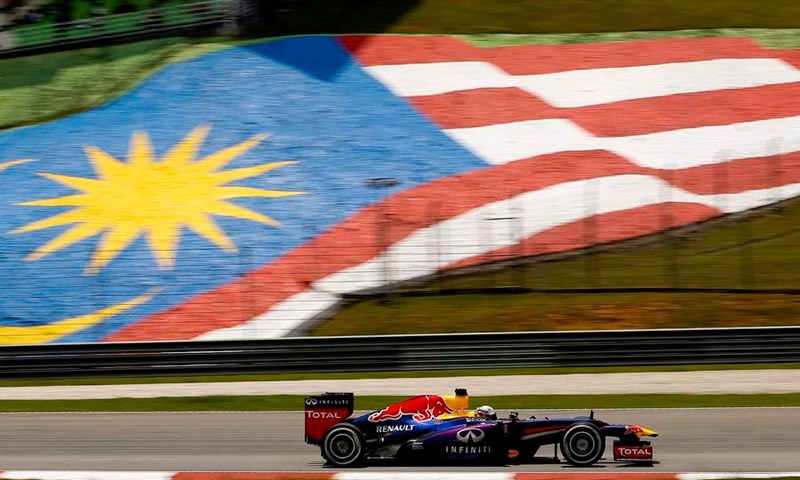 Sebastian Vettel do novog pole positiona u kišovitoj Maleziji