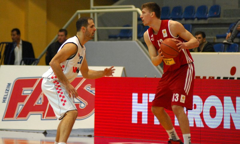 Igokea u utakmici s malo koševa povela protiv Širokog 2-1