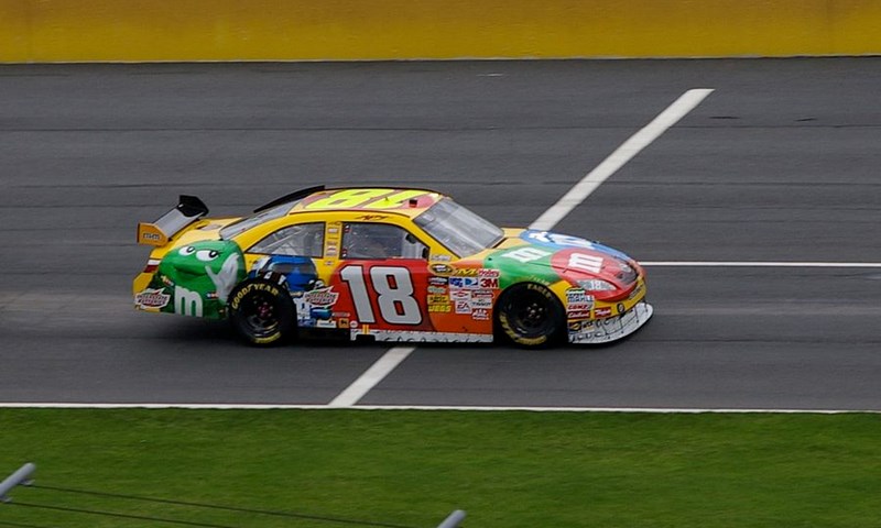 Video: Kyle Busch iskoristio sudar u posljednjem krugu i odnio pobjedu u Fontani