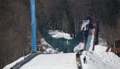 Mladi Slovenac Nik Heberle doživio težak pad na testiranju na Planici