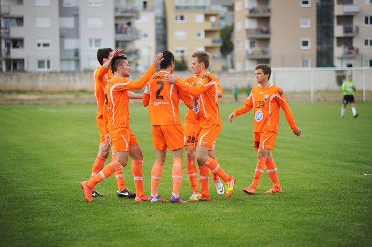 Prva Petravićeva pobjeda, Šibenčani se osladili bodovima u Zelini