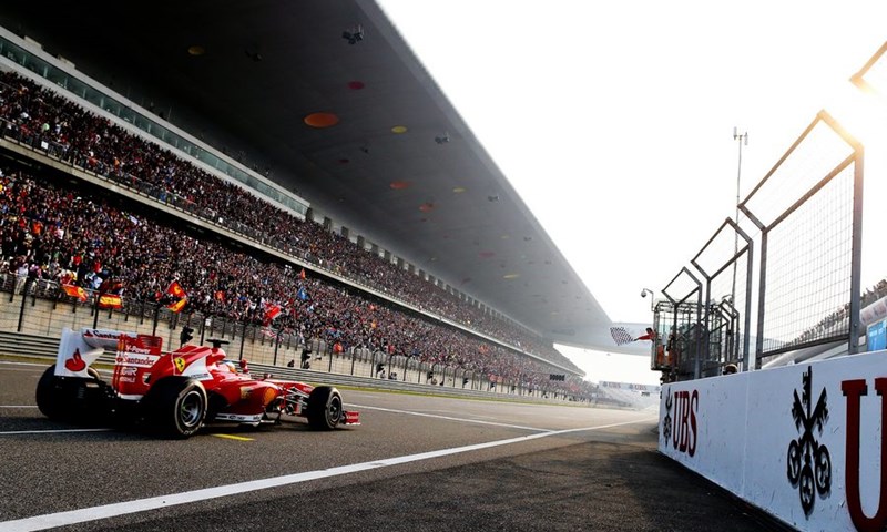 Fernando Alonso u kineskoj borbi strategija odjurio do pobjede