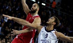 Efes iskoristio neraspoloženost Spanoulisa i smanjio na 2-1 protiv Olympiakosa