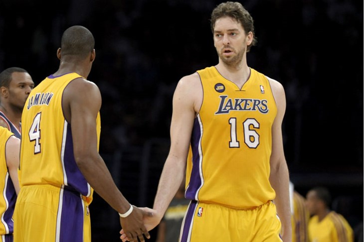 Video: Rasterećeni Lakersi dohvatili sedmo mjesto Zapada, Curryju rekord u tricama