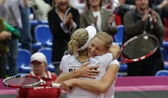 Fed Cup: Ruskinje prvi put preokrenule 0-2, kiša odgodila odluku drugog polufinala