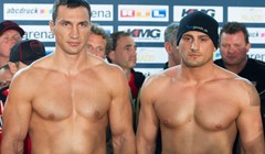 Video: Kličko tehničkim nokautom obranio četiri pojasa, Pianeti prvi poraz